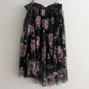 Torrid Black Rose Floral Sheer Layered Skirt Size 4/4X